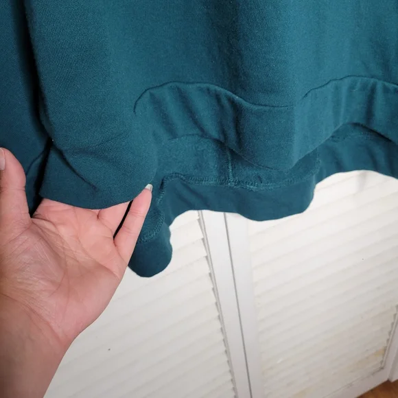 Lane Bryant Scattered Stars High-Low Graphic Sweatshirt Green/Silver PLUS 18/20 - Picture 6 of 15